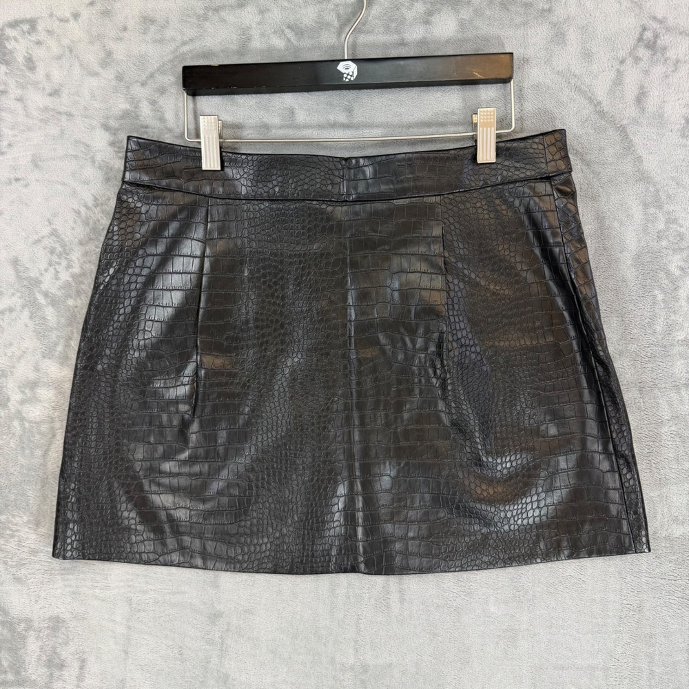 New Zara Mini Skirt Women's Size L Black Crocodile Embossed Faux Leather